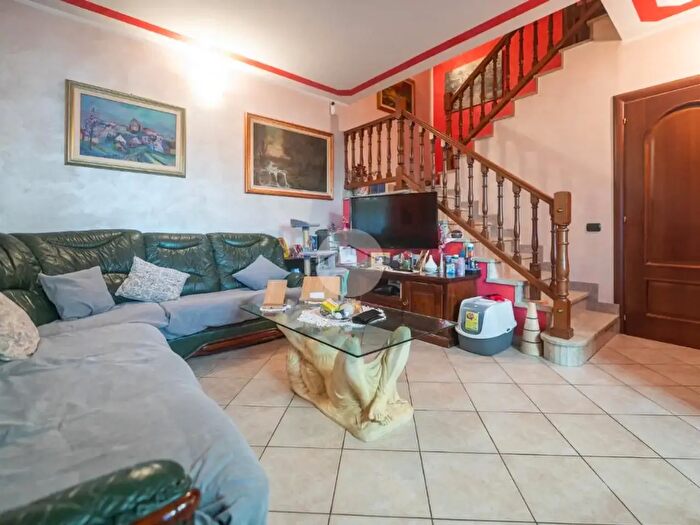 Casa con 8 locali in vendita in Via Arturo Toscanini, Volvera