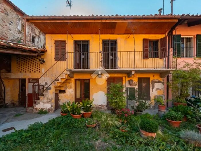 Casa quadrilocale in vendita in Via Capra, Rivoli