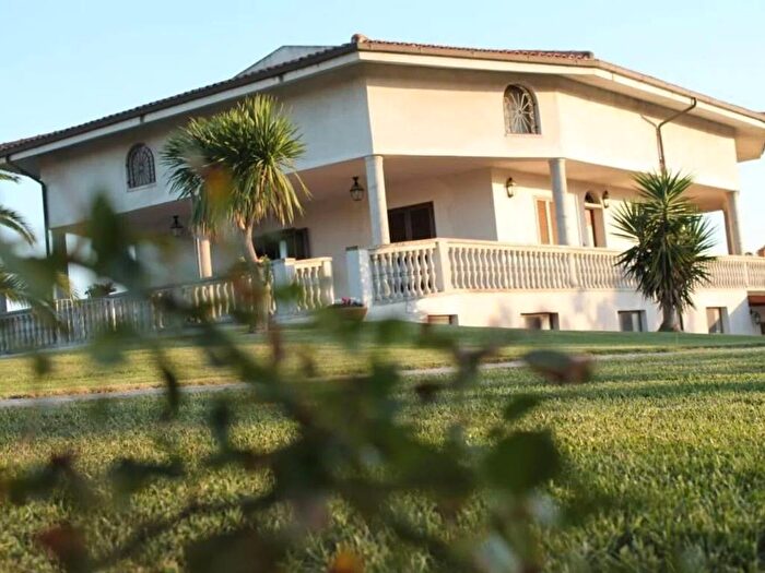 Appartamento trilocale in affitto in Strada Della Margherita, Montalto di Castro