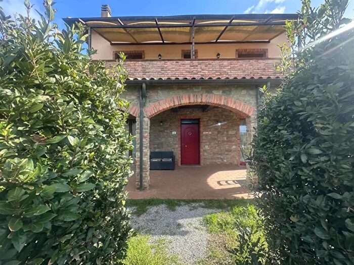 Casa con 12 locali in vendita in Campiglia Marittima