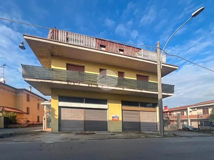 Case in Vendita e in Affitto - 2