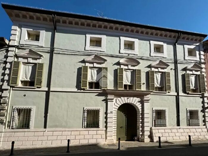 Appartamento trilocale in vendita in Corso Giuseppe Garibaldi, Lugo