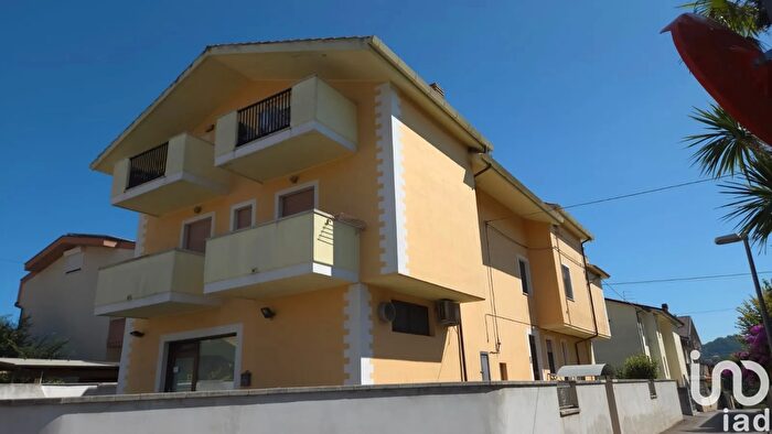 Appartamento con 6 locali in vendita in Via Tordino, Citta SantAngelo