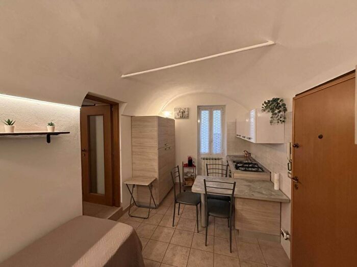 Appartamento bilocale in affitto in Centro Storico SantAmpelio, Bordighera