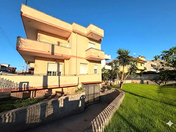 Casa con 6 locali in vendita in Via delle Tamerici, Mondragone