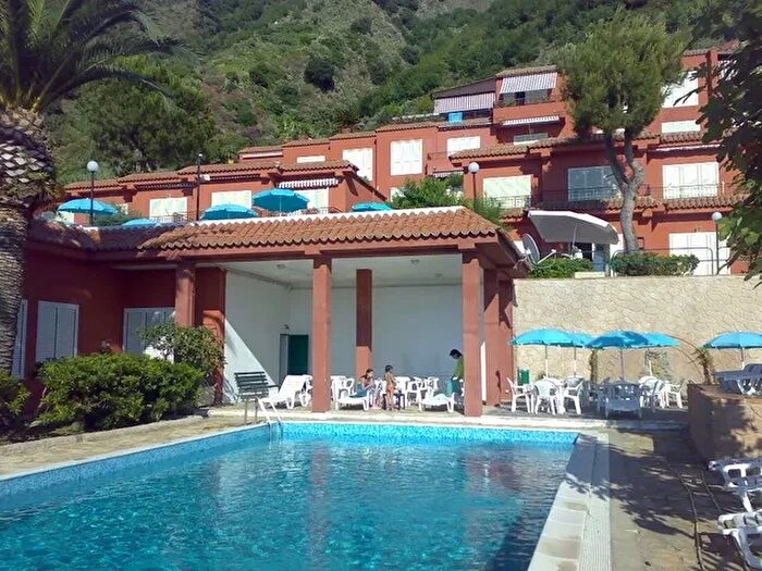 Appartamento quadrilocale in vendita in Via Cacilì, Bagnara Calabra