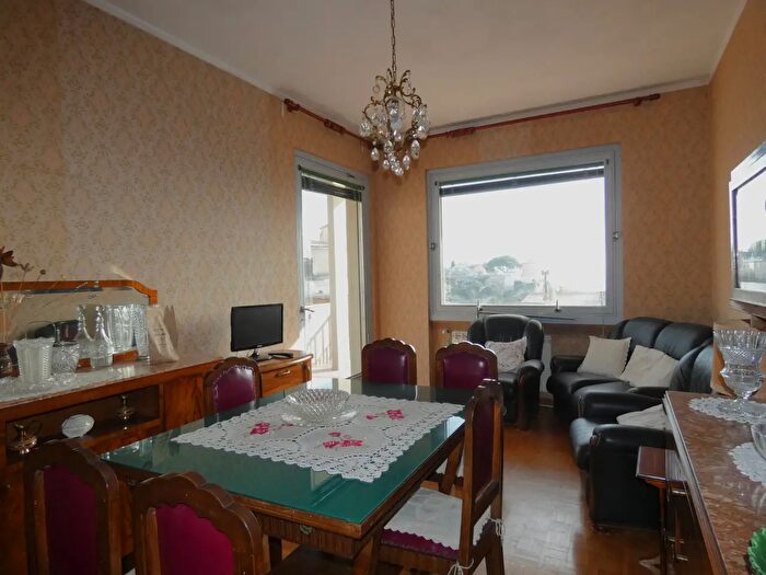 Appartamento con 8 locali in vendita in Via Guglielmo Oberdan a, Genova