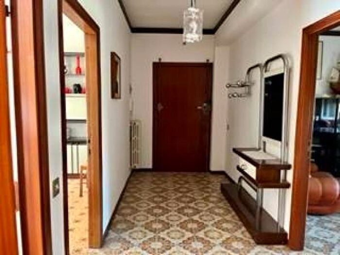 Appartamento con 6 locali in vendita in Fano