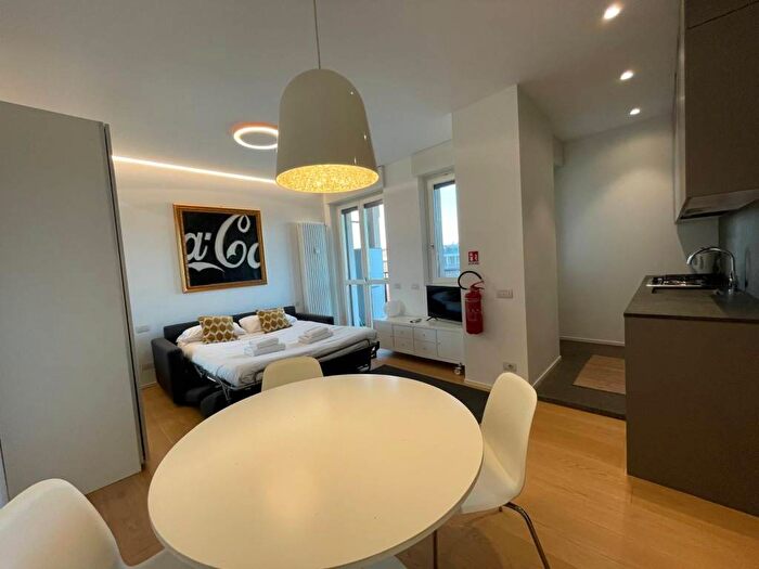 Appartamento monolocale in affitto in Via Savona, Solari, Milano