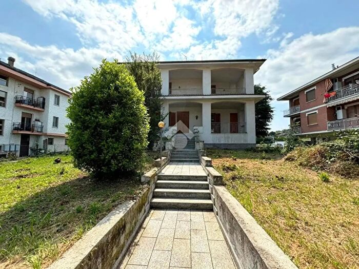 Casa con 10 locali in vendita in Via SM d Mazzarello, Nizza Monferrato