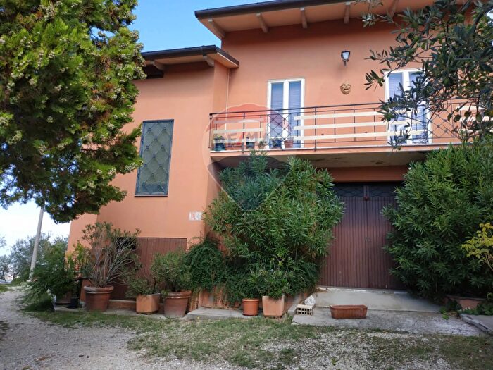 Casa con 12 locali in vendita in Via Benozzo Gozzoli, Montefalco