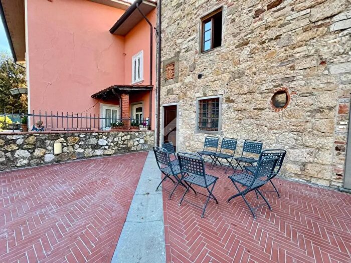 Casa con 6 locali in vendita in Via Leonardo da Vinci, Quarrata