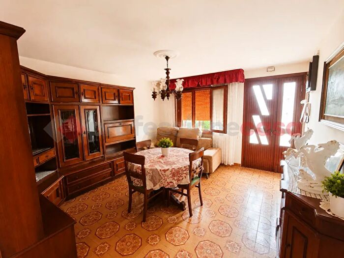 Casa quadrilocale in vendita in Via Sabbioni Snc, Boara Pisani