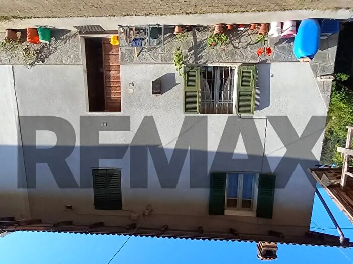 Casa con 7 locali in vendita in Via San Vincenzo, Massimino