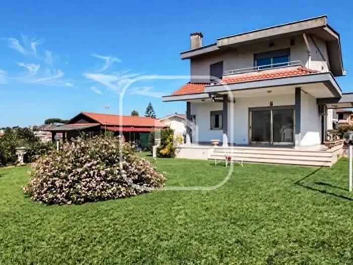 Casa quadrilocale in vendita in Via Luigi Gonzaga, Anzio