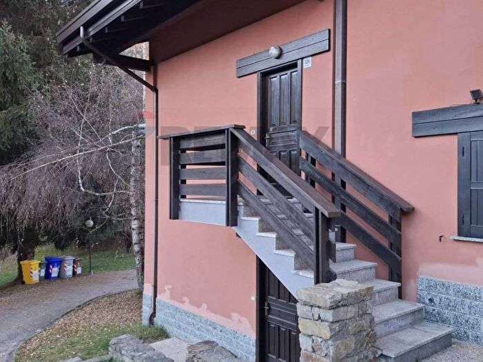 Casa trilocale in affitto in San Pietro, Corteno Golgi