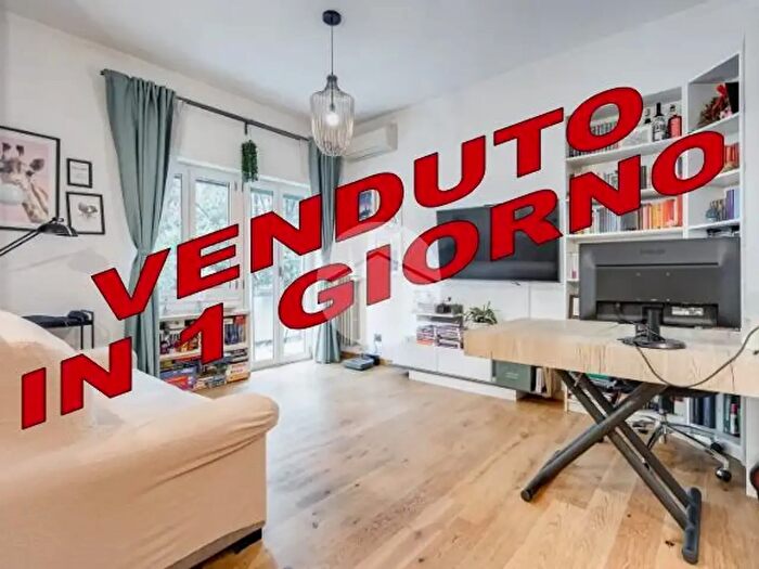 Appartamento bilocale in vendita in Via Monte Cervialto, Roma