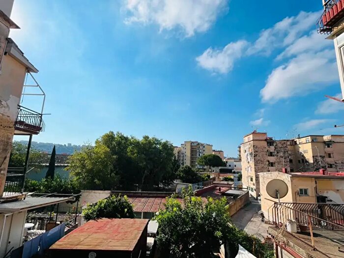 Appartamento bilocale in vendita in Via Giacomo Leopardi, Napoli