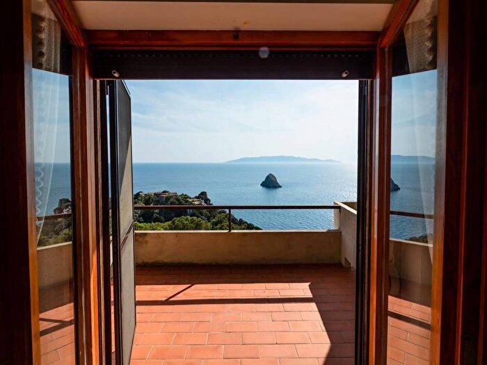 Casa con 6 locali in affitto in Località Calamoresca, Porto Santo Stefano, Monte Argentario