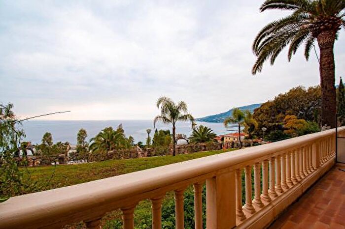 Appartamento trilocale in affitto in Via Camillo Benso di Cavour, Ospedaletti