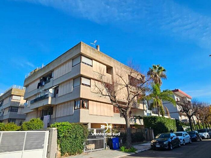 Appartamento con 5 locali in affitto in Via Vincenzo Balsamo, Partigiani Fondone, Lecce