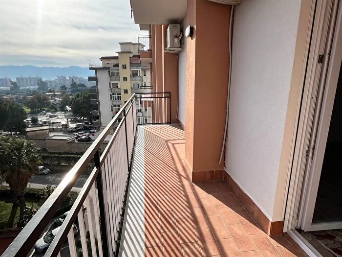 Appartamento quadrilocale in vendita in Viale Michelangelo, Palermo