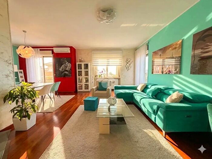 Appartamento quadrilocale in vendita in Via perù, Termoli