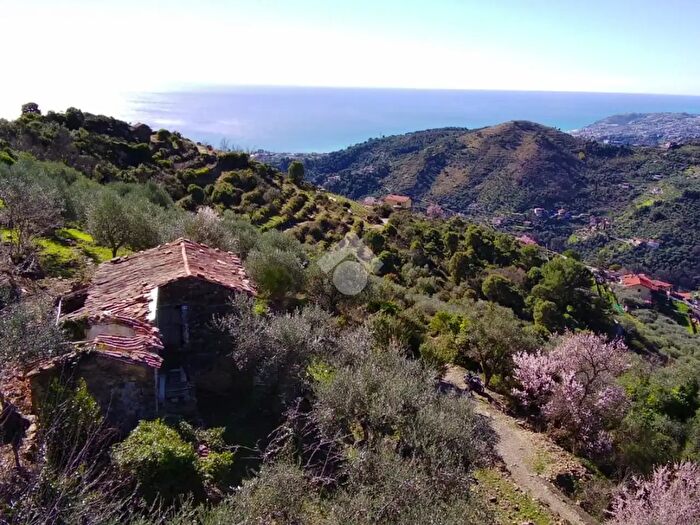 Casa quadrilocale in vendita in Strada Casette Ghersi, Sanremo