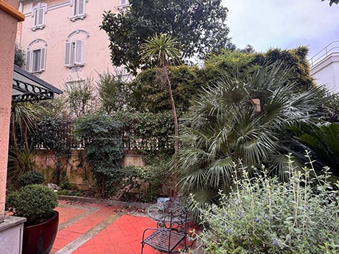 Appartamento con 5 locali in affitto in Via Gradisca, Trieste Coppedè, Roma