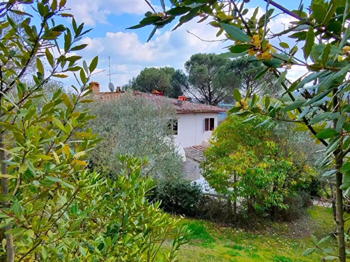 Casa con 7 locali in vendita in Greve In Chianti