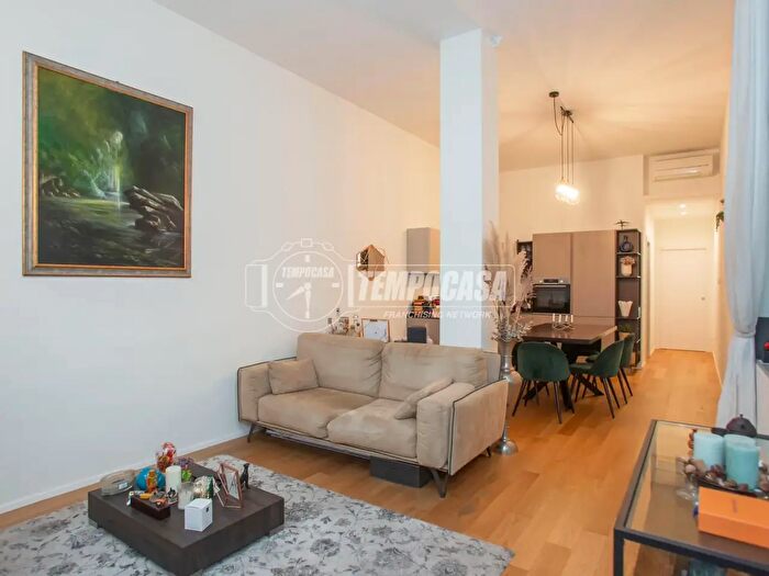 Appartamento bilocale in vendita in Via San Gregorio, Milano