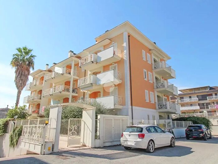 Appartamento trilocale in vendita in Via Francesco Morosini, San Benedetto Del Tronto