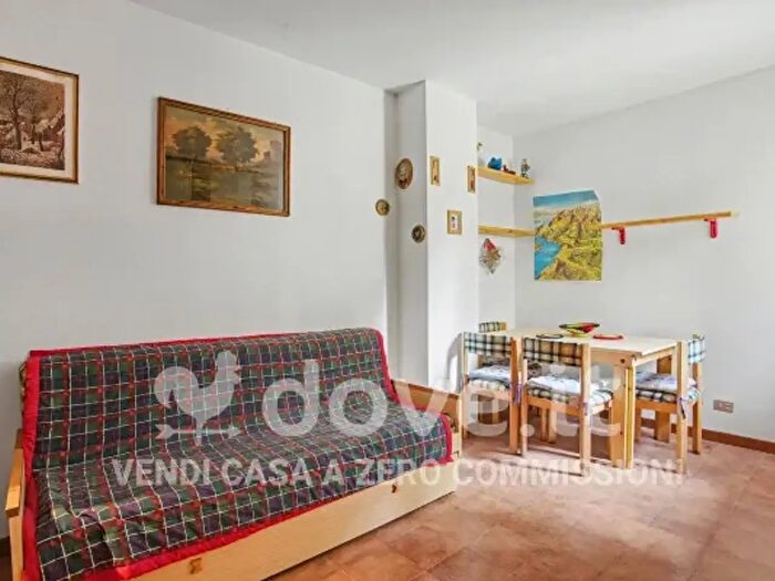 Appartamento bilocale in vendita in Via Forcora, Maccagno con Pino e Veddasca