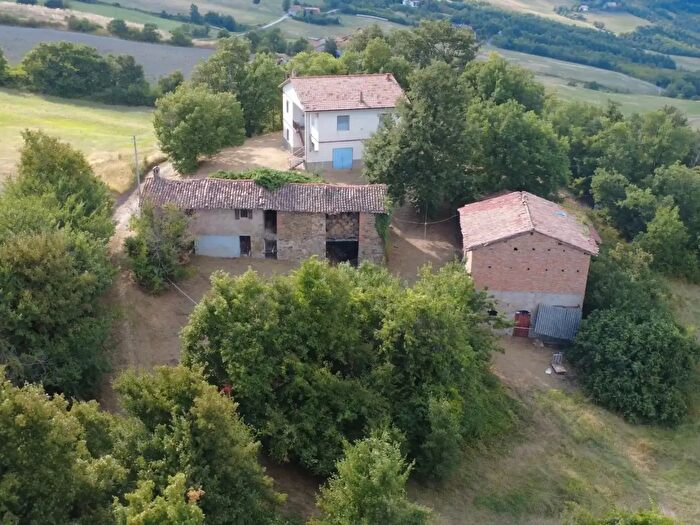 Casa con 10 locali in vendita in Via della Pace, Valsamoggia