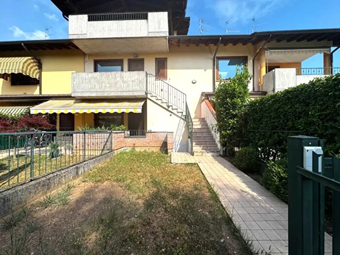 Appartamento quadrilocale in vendita in Via Giacinto Gaggia, Capriolo