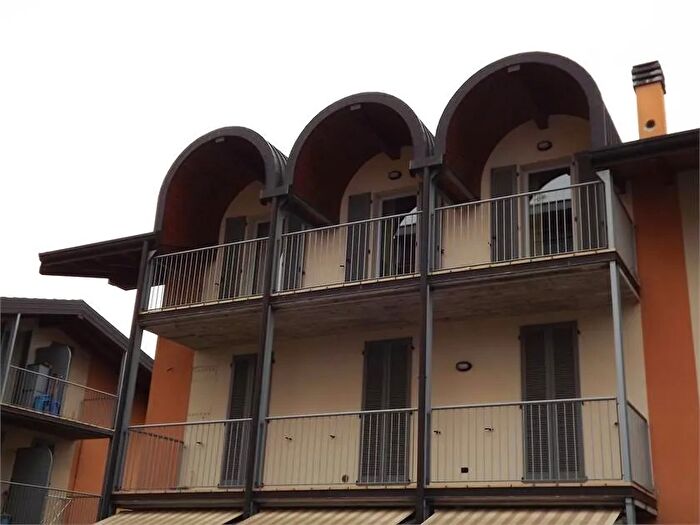 Appartamento bilocale in vendita in Via per Golasecca b Sesto Calende Va, Sesto Calende