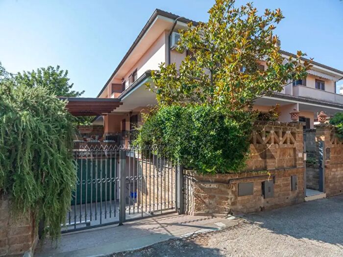 Casa quadrilocale in vendita in Via Torre, Torrevecchia Teatina