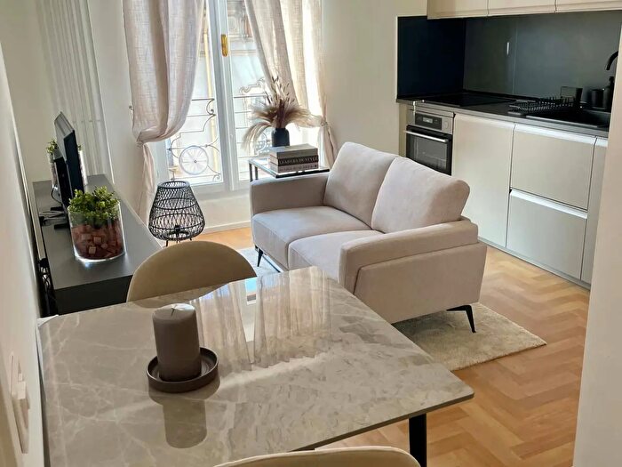 Appartamento monolocale in affitto in Via Carlo Farini, Milano