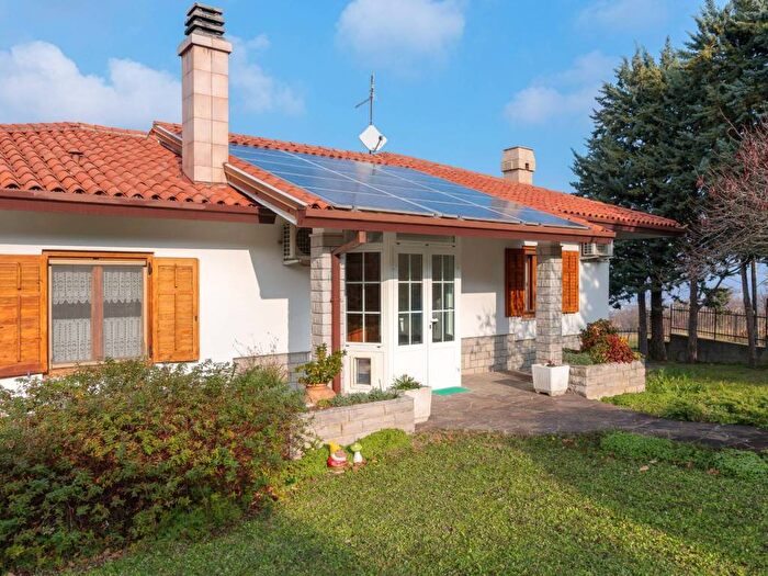 Casa quadrilocale in affitto in Centro, Muggia