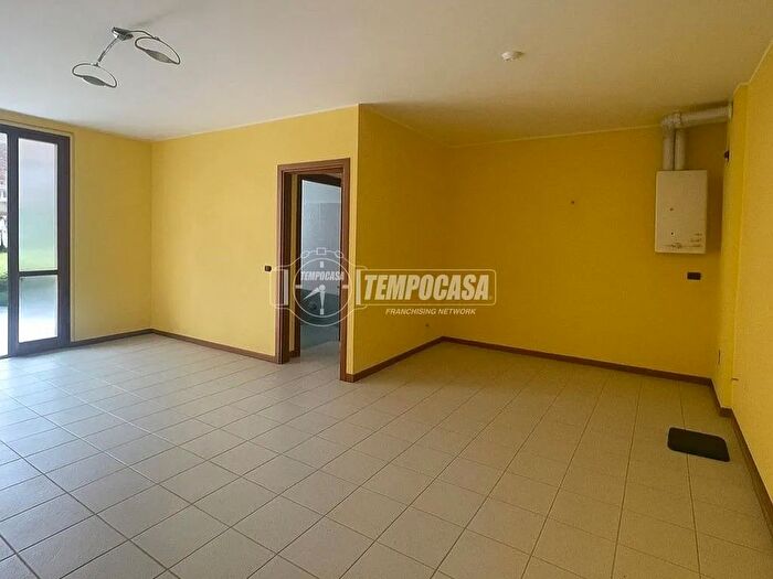 Appartamento trilocale in vendita in Via Dr Ercole Bonfanti, Robbiate