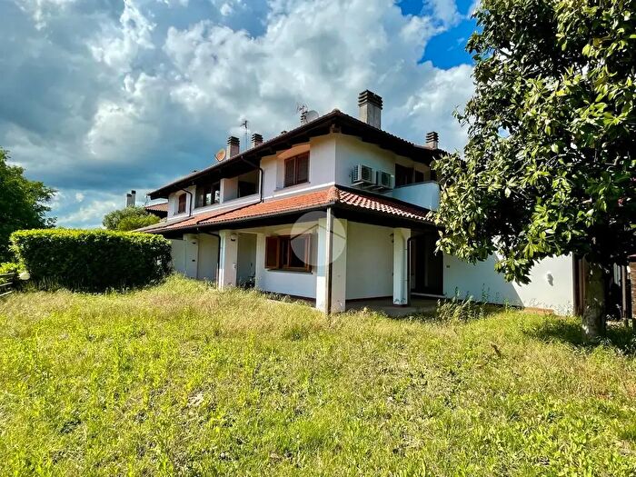 Casa con 5 locali in vendita in Frazione Castiglione, Asti