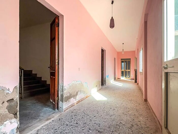 Casa con 11 locali in vendita in Via Manzoni, Capoterra