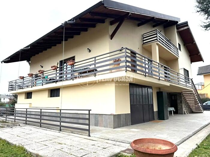 Casa con 10 locali in vendita in Strada S Gillio, Druento