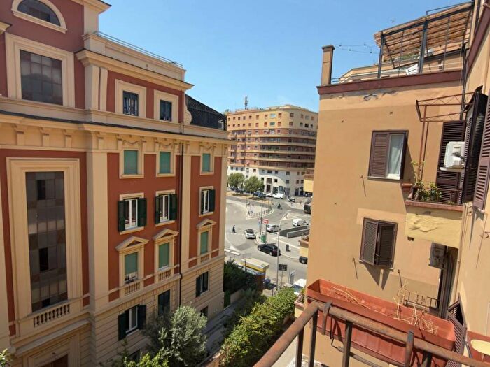 Appartamento trilocale in affitto in Via Asmara, Africano Villa Chigi, Roma