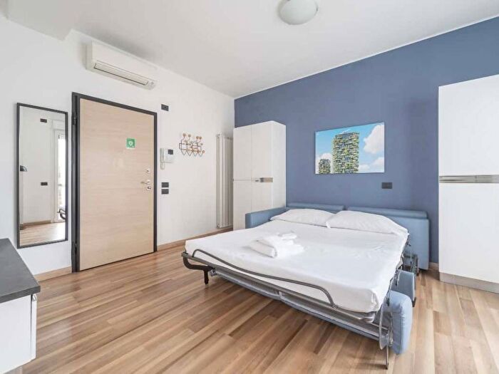 Appartamento monolocale in affitto in Via Giuseppe Candiani, Bovisa, Milano