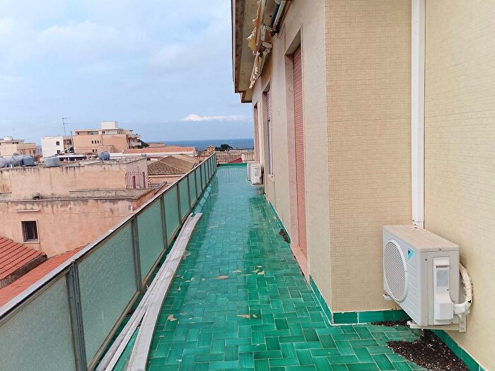 Casa con 6 locali in affitto in Via Maggio, Centro Storico, Marsala