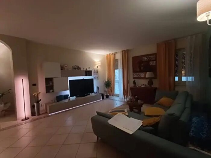 Appartamento trilocale in vendita in Via Monte Bianco, Siracusa