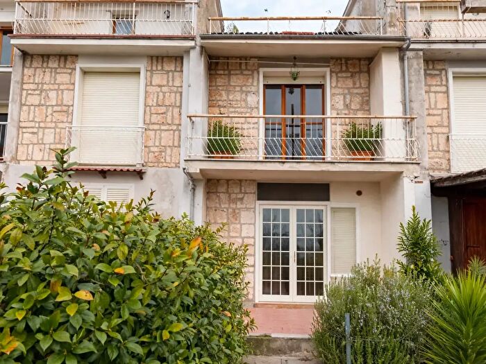 Casa bilocale in vendita in Via degli Oleandri, Torre Cajetani