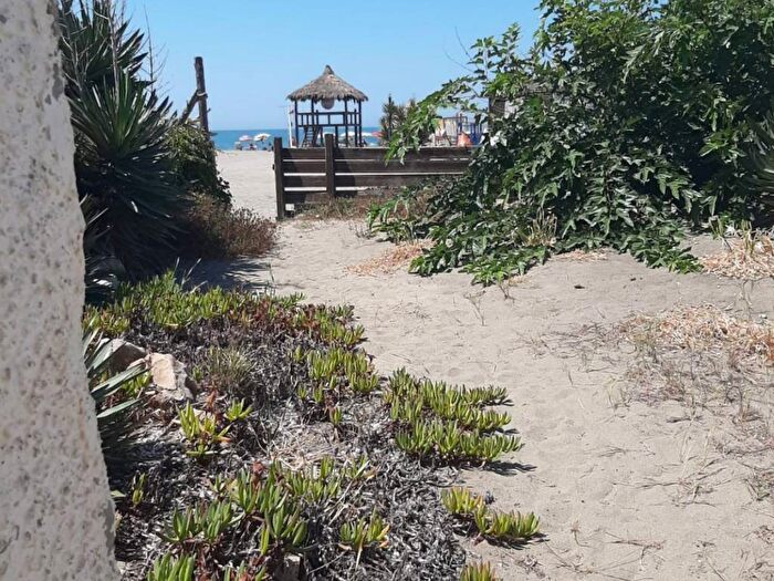 Casa quadrilocale in affitto in Lungomare di Ponente, Fregene, Fiumicino