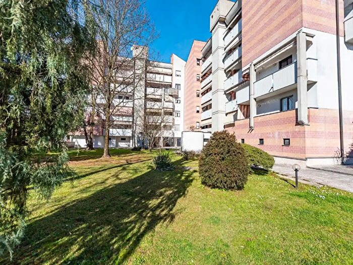 Appartamento trilocale in vendita in Via Nenni, Rescaldina